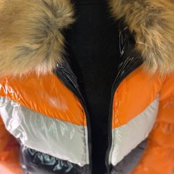 DC Women’s Bubble Jacket Large
