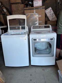 Lg washer and dryer set in white