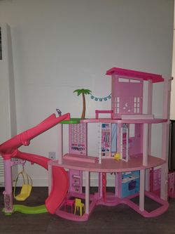 Barbie dreamhouse