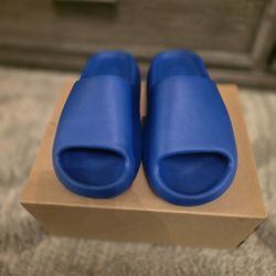 Yeezy Slides (Blue) *Brand NEW* SIZE 8