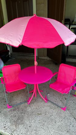 Girl toddler picnic table & chairs