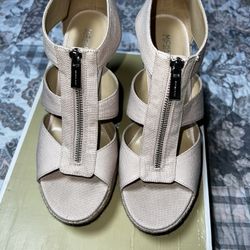 Brand New Michael Kors Wedge Sandal 