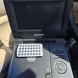 Sylvania 7 Inch Portable DVD player with remote