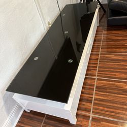 Glass And Lacquer Finish Tv Stand