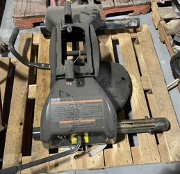 Fifth wheel hitch