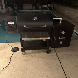 Louisiana Grills Pellet Smoker