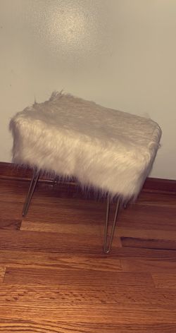Vanity chair