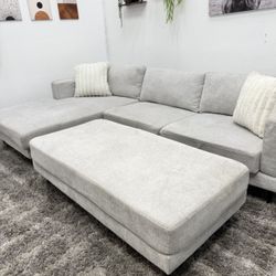 Living Spaces Sectional Couch - Free Delivery 