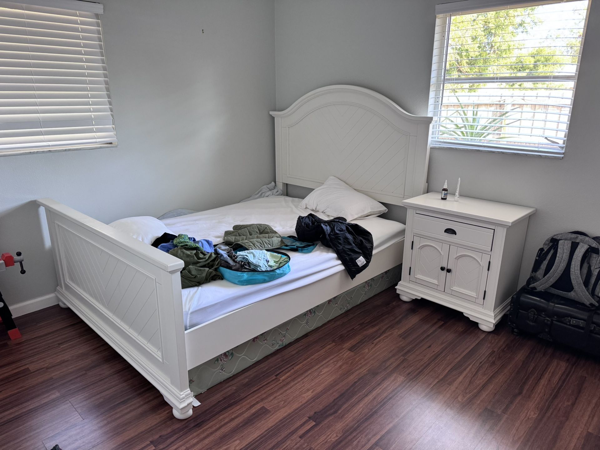 Queen Bedroom Set