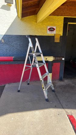 Gorilla GLXP-5 Aluminum Dual Platform Folding Step Ladder