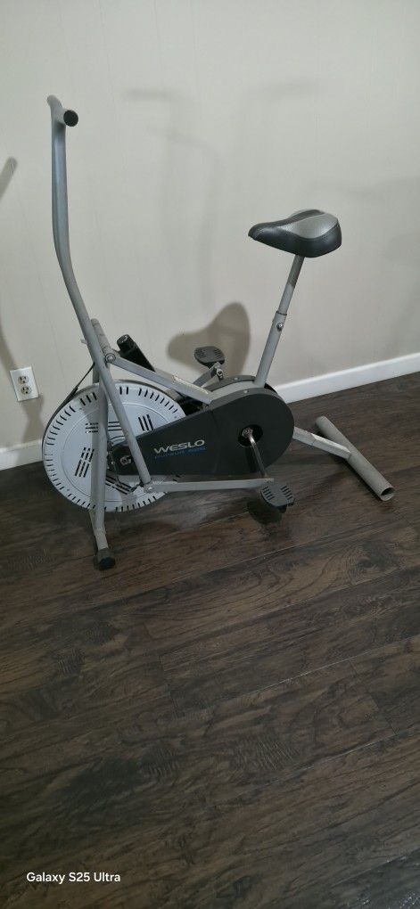Weslo Pursuit E26 Stationary Bike
