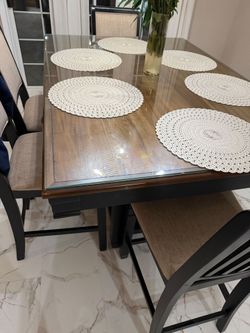 Wood and glass Dining Table with Chairs