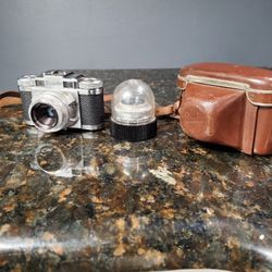 Vintage Braun Paxette Pronto 35mm Camera With Leather Case And Extra Lens