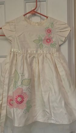 Off white dress size 4