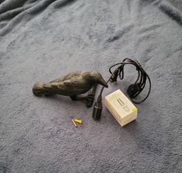 Crow Wall Lamp

+ Free Crow table Lamp (Need Leg Repair)