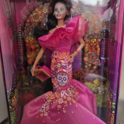De Los Muerdos Barbie