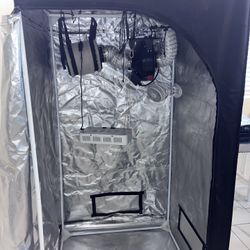 O.B.O. - Grow Tent, 32"X32"X63", 300W LED, + Accessories 
