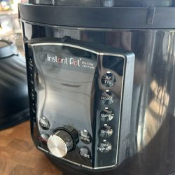 Instant Pot Pro Crisp Pressure Cooker & Air Fryer 8-Qt.