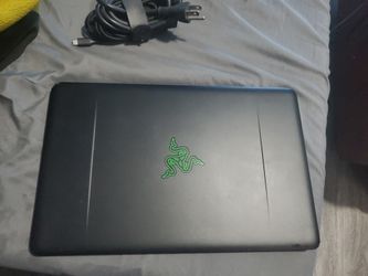 12.5" Razer Blade Stealth i7 2.5 gb cpu 500gb ssd 8gb ram