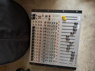 Soundcraft Spirit E12 Audio Mixing Console