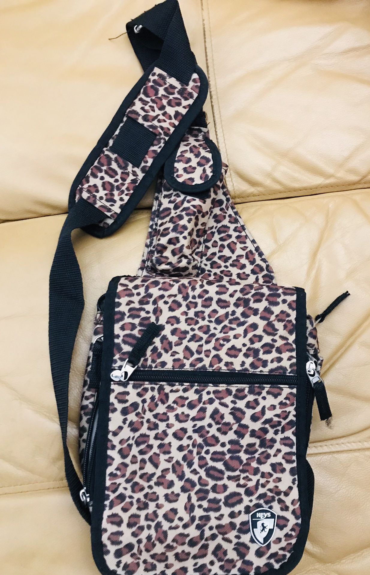Travelmate Expandable Crossbody Bag-Leopard