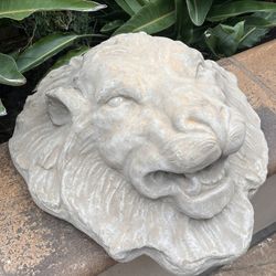 Lion Head Yard Decor