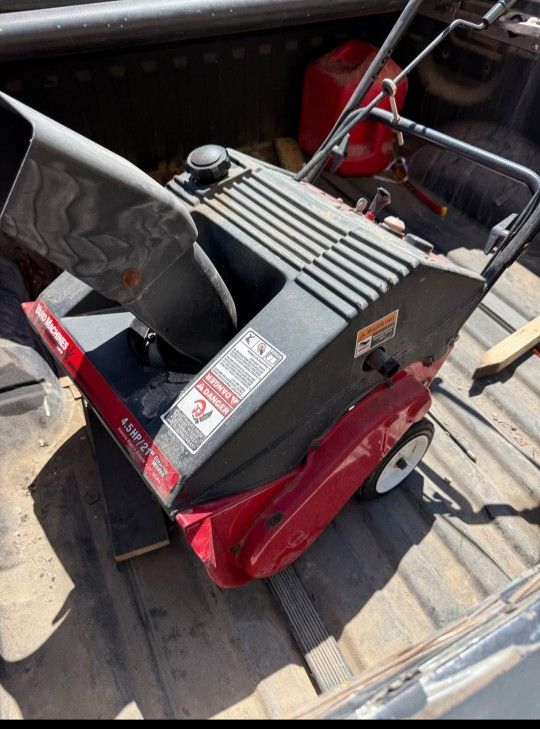 MTD Yard Machine 4.5 hp Snow Blower 2 cycle