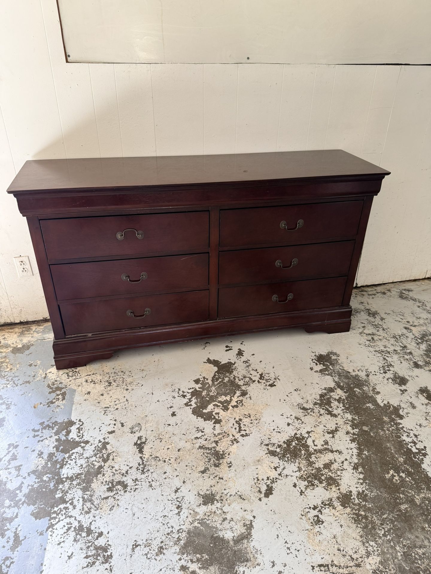 Dresser