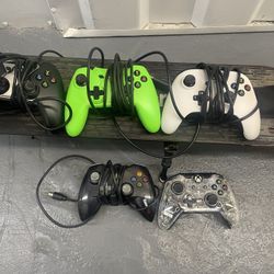 Xbox Controllers (1)