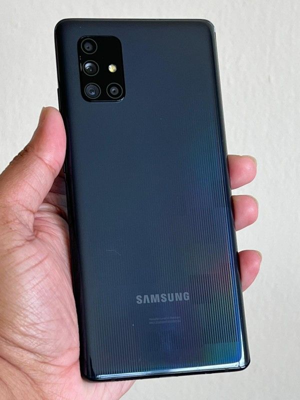 Samsung Galaxy A71 , Factory Unlocked,  Excellent Condition Like New 