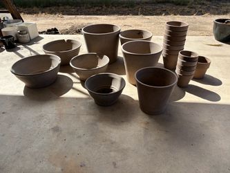 Set of ceramic pots
