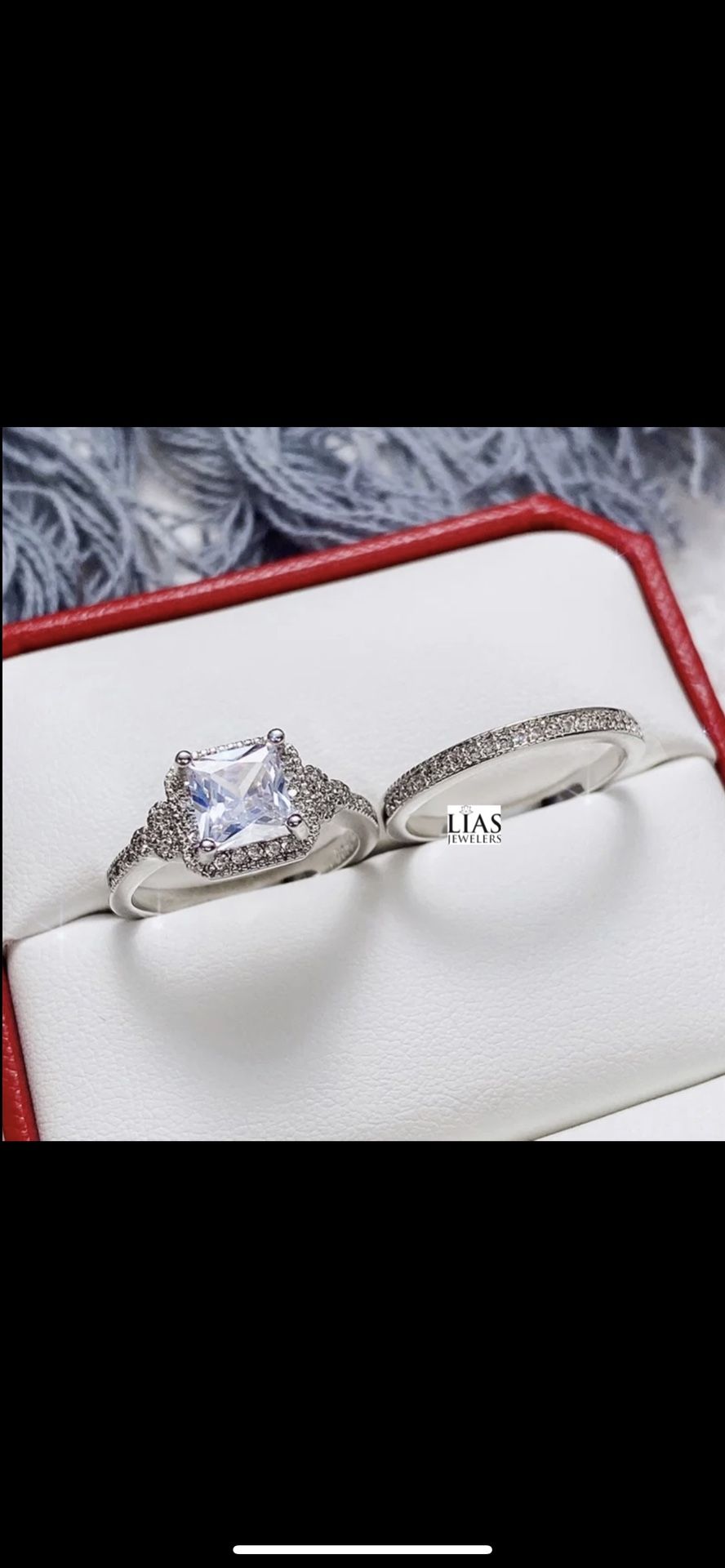 New 18k White Gold Wedding Ring Set