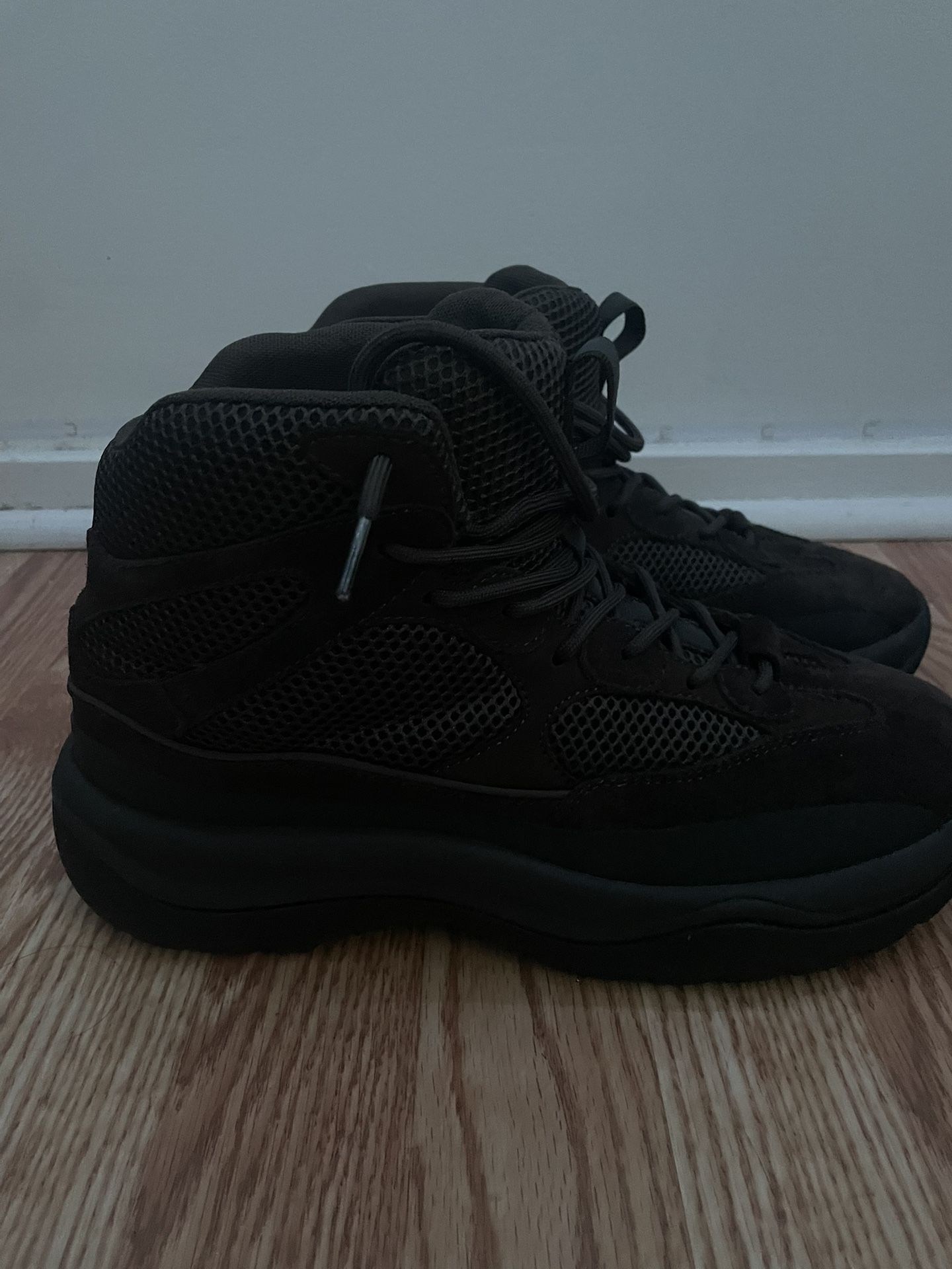 Adidas Yeezy Desert Boot Oil Size 10.5