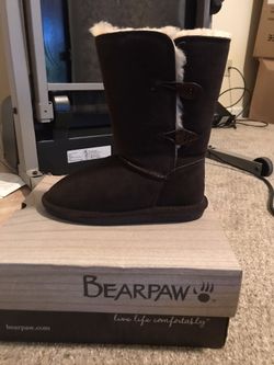 Girls bearpaw boots size 3y