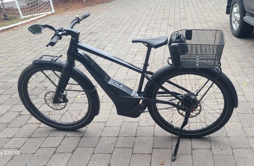 SERIAL ONE CITY E BIKE, Harley Davidson Edition, Plus Thule Bike Rack 