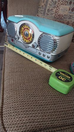 IF YOU SEE THIS IS STILL AVAILABLE RETRO CD RADIO PLAYER IN EXCELLENT WORKING CONDITION