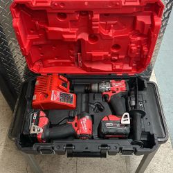 Milwaukee M18 18V Fuel 2-Tool Combo Kit Hammer Drill & Impact 3697-22