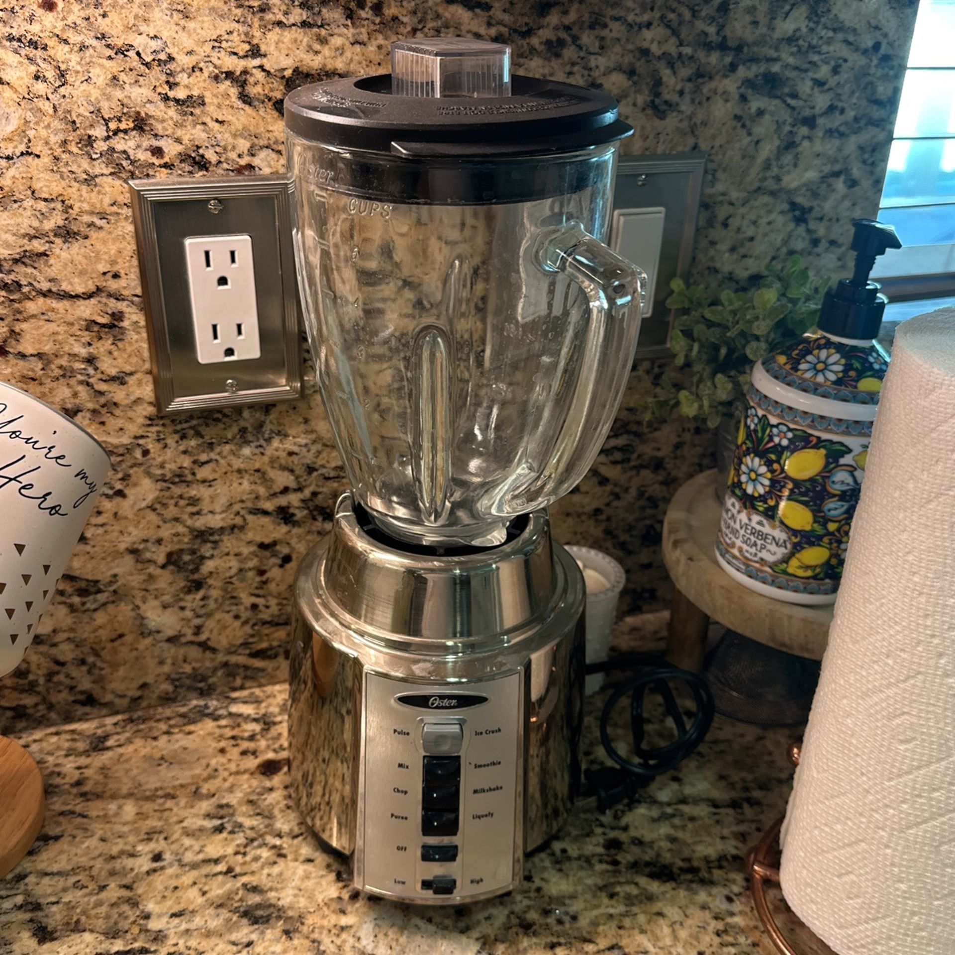 Oster Glass blender for Sale in Imperial, CA OfferUp