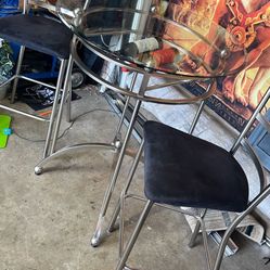 3 PCs Bar And Stools 