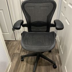 Herman Miller Areon With Lumbar Support . SIZE B !!
