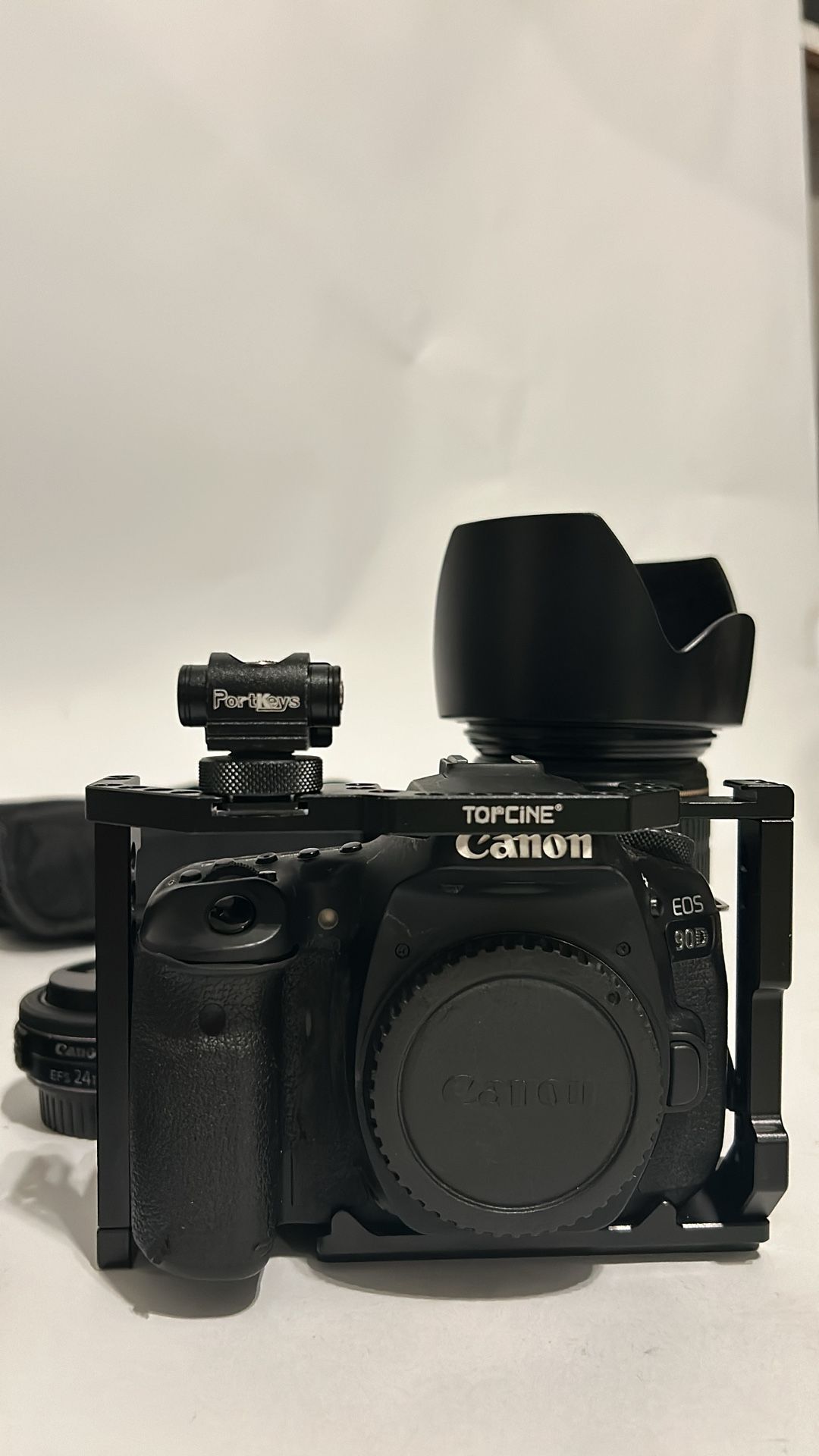 90D CANON WITH EXTRAS