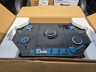 Brand New Frigidaire 36-in 5 burners Black Gas Cooktop