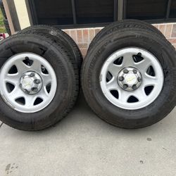 Stock 17 Chevy Silverado $380  Tires 265 70 17