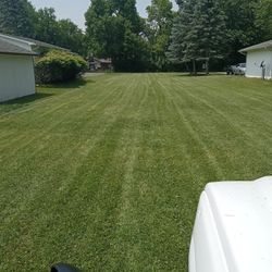 John Deere Zero Turn And Trailer 42" Deck...... Well Maintenance 