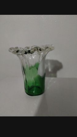 MC - VINTAGE BLOWN GLASS VASE 5"×4" - W3