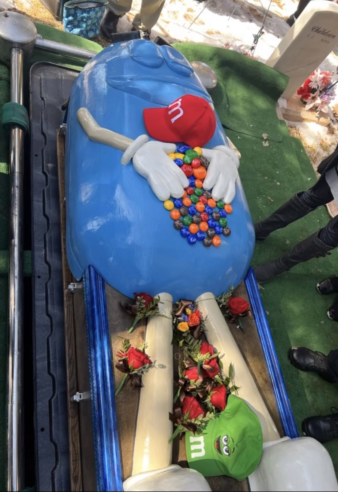 M&M Coffin (used)