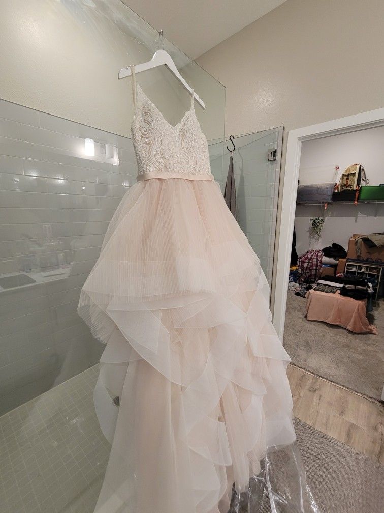 New Wedding Dress (Never Worn)