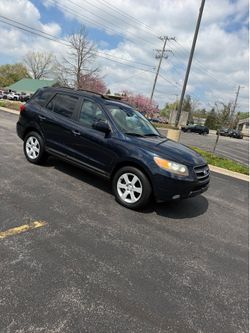 2007 Hyundai Santa Fa “ Sunroof/ Ac Blows Cold “