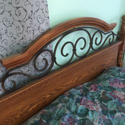 (Great Quality)  Queen Bed + Mirror 