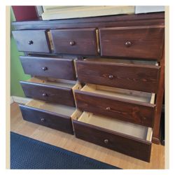 9 drawers dresser / Nine drawers dresser